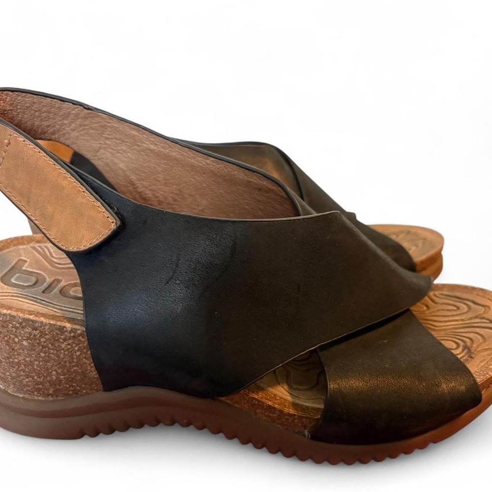 Bionica Black Leather Wedge Sandals Women's Size 7 Comfort Work Travel Cork